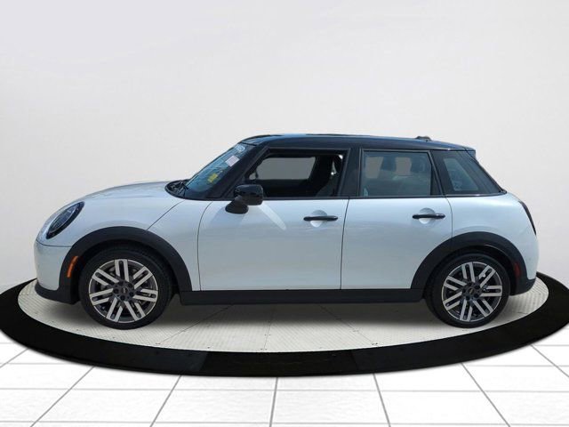 Used 2026 MINI Cooper 4-Door Hardtop image 6