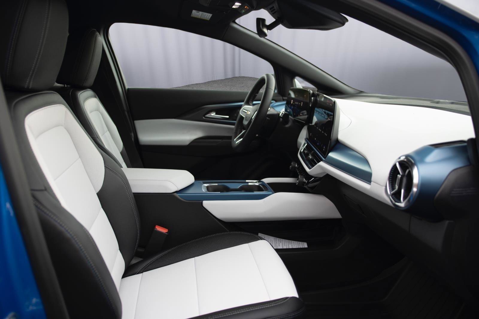 New 2026 Chevrolet Equinox EV LT image 22