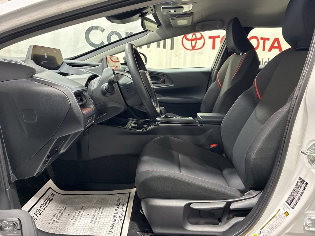 Used 2025 Toyota Prius Plug-In Hybrid FWD image 22
