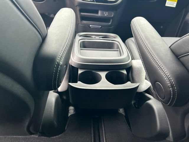 New 2027 Chrysler Pacifica Select FWD image 42