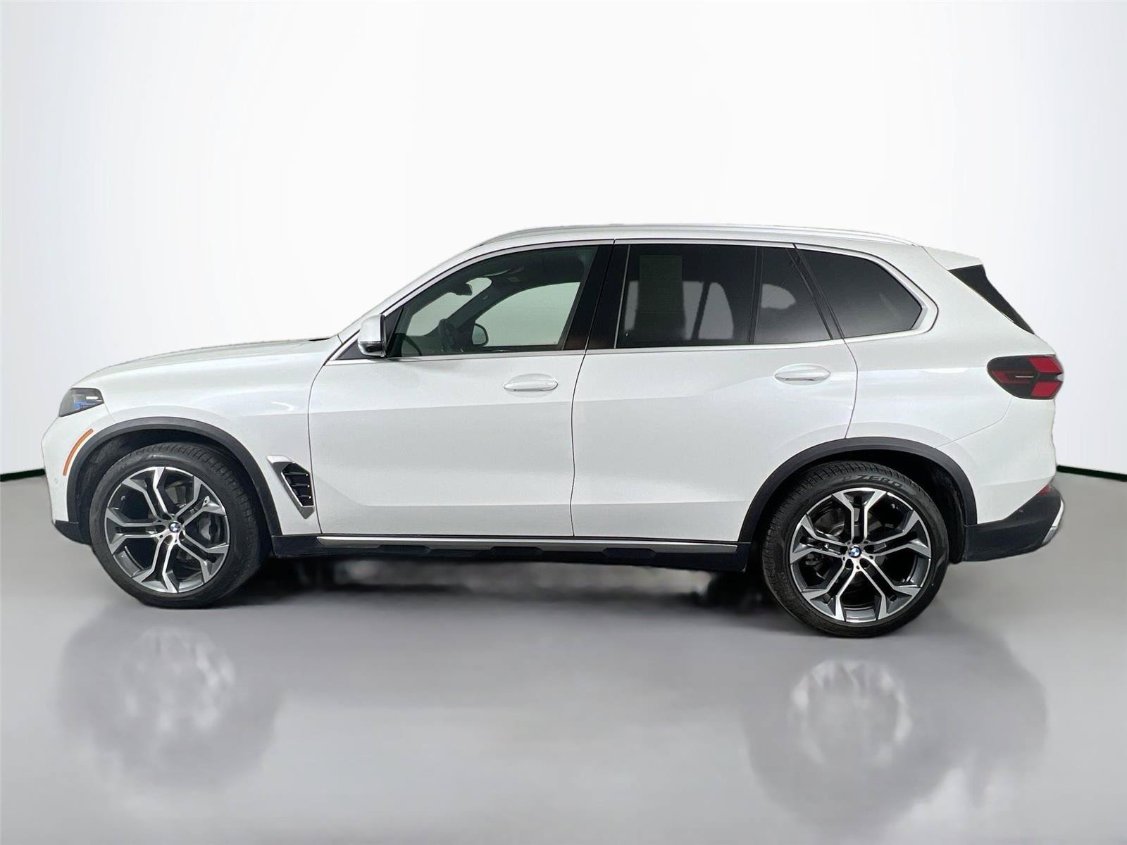 Used 2026 BMW X5 xDrive40i AWD/4WD image 3