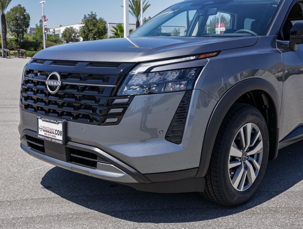 New 2026 Nissan Pathfinder SL FWD image 10