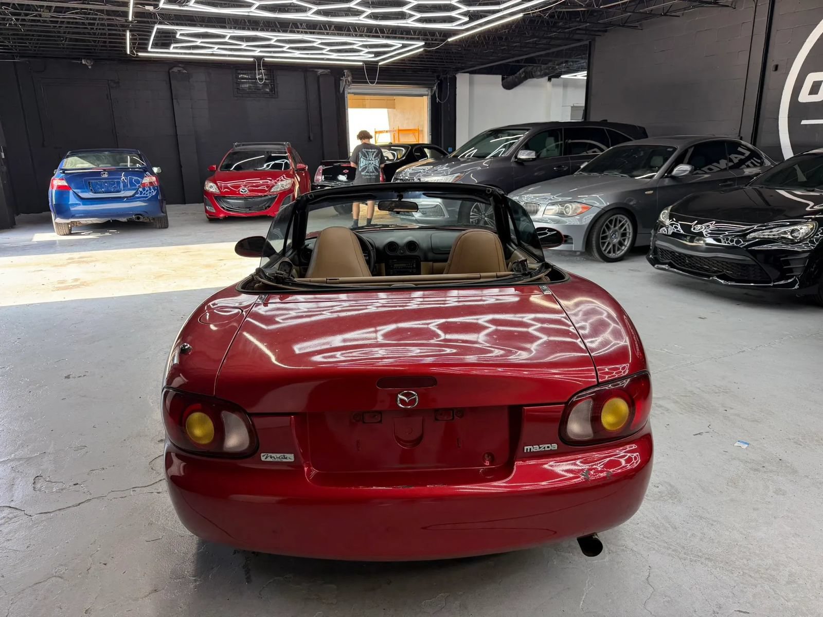 Used 1999 MAZDA MX-5 Miata RWD image 4
