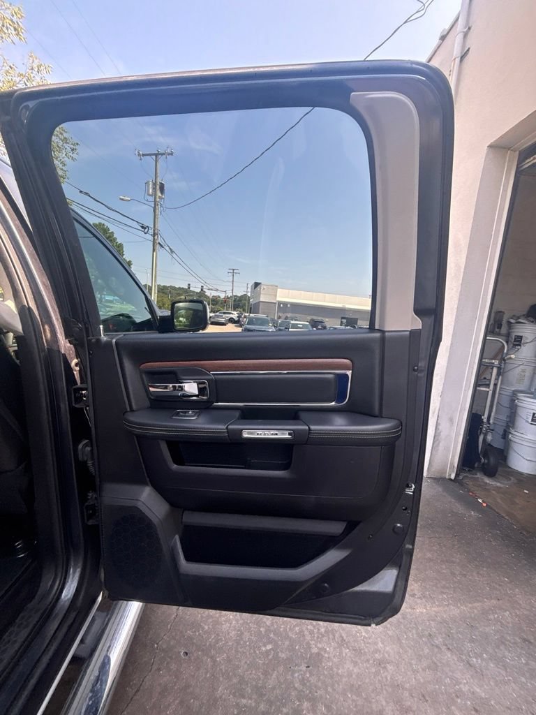 Used 2016 RAM 1500 Laramie w/ Convenience Group AWD/4WD image 19
