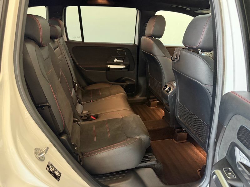 Used 2020 Mercedes-Benz GLB 250 w/ AMG Line image 17