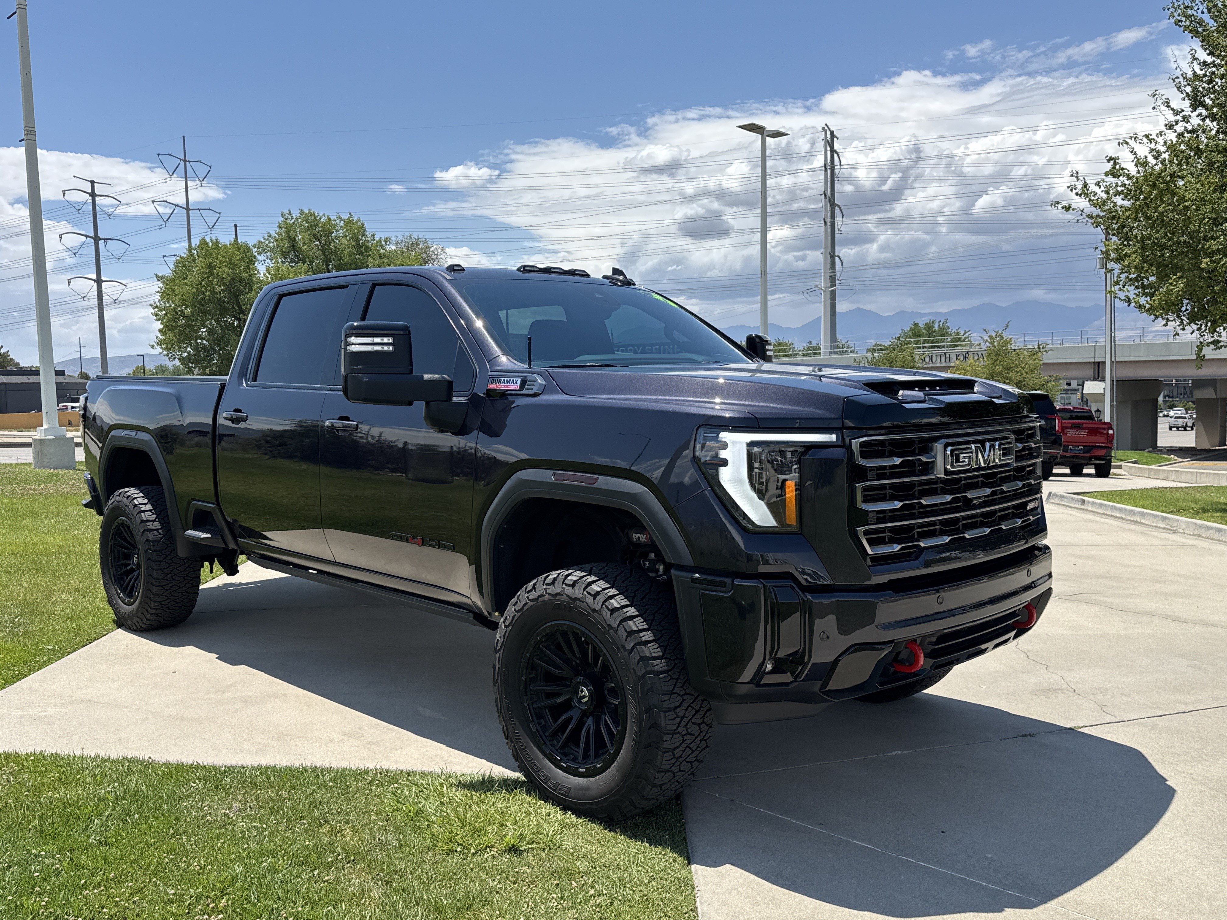 Used 2025 GMC Sierra 3500 AT4 w/ AT4 Premium Plus Package AWD/4WD image 7