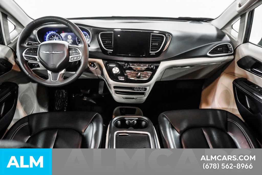 Used 2023 Chrysler Pacifica Touring-L FWD image 23