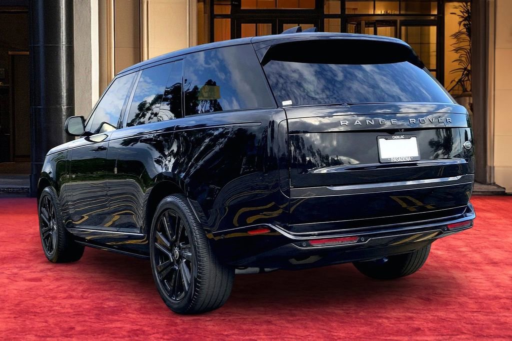 Used 2023 Land Rover Range Rover SE image 4