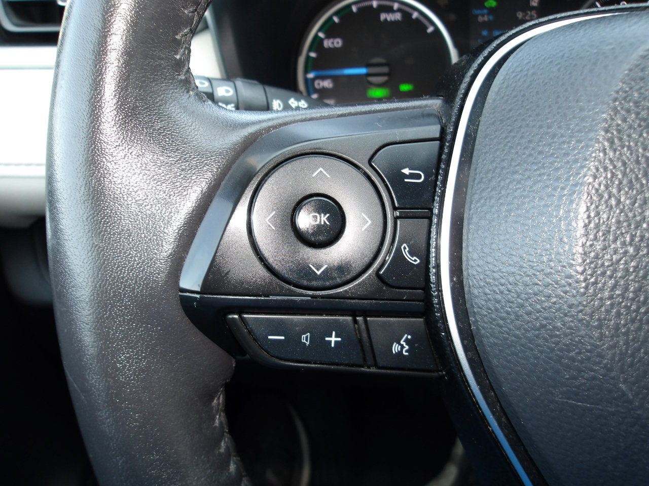 Used 2021 Toyota RAV4 XLE image 16