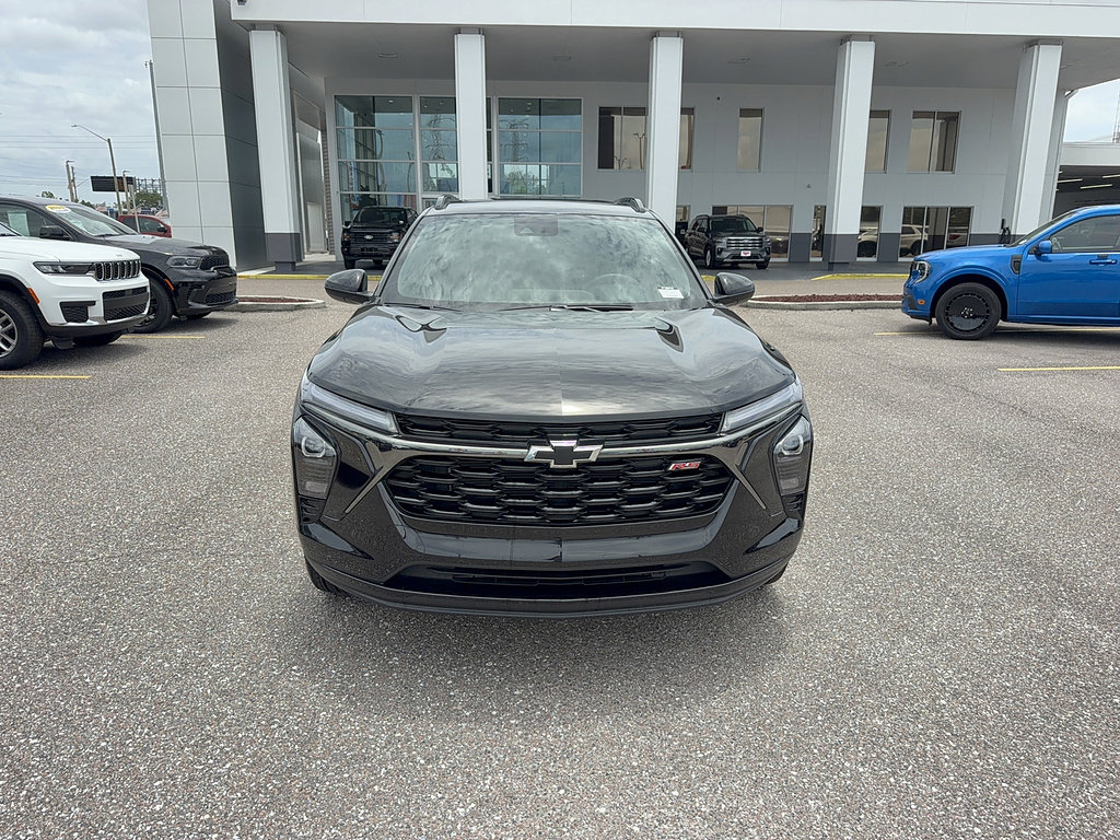 Used 2025 Chevrolet Trax RS w/ Sunroof Package FWD image 3
