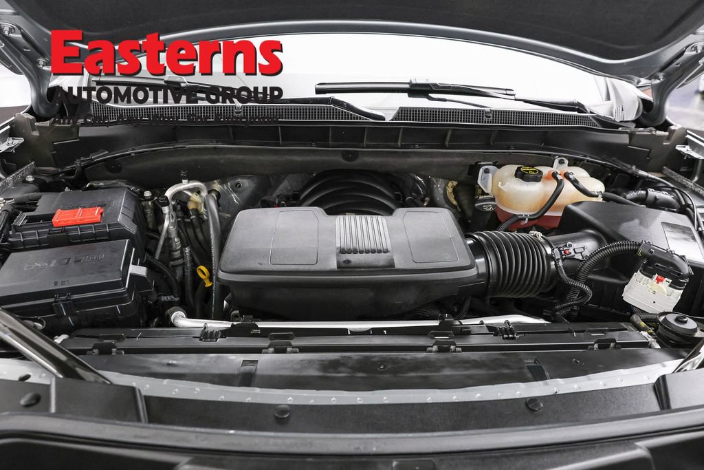 Used 2025 Chevrolet Suburban Z71 AWD/4WD image 7