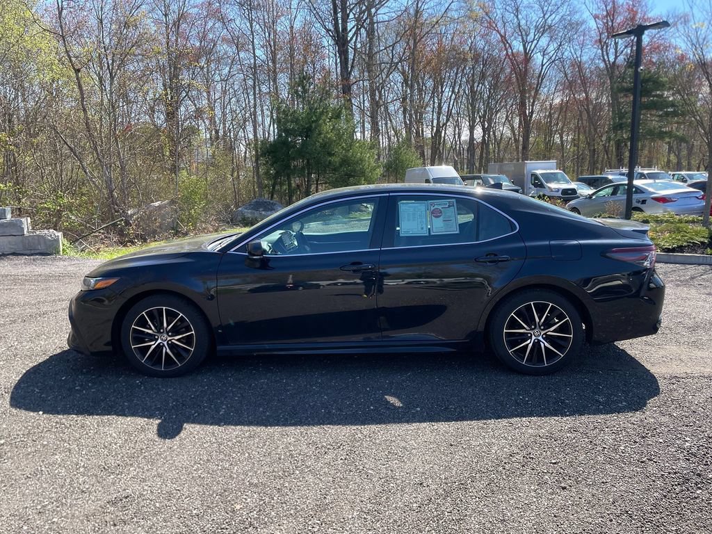 Used 2024 Toyota Camry SE FWD image 9