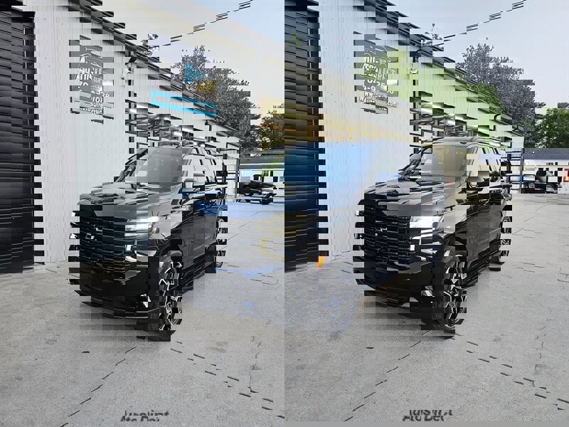 Used 2021 Chevrolet Tahoe RST w/ Luxury Package image 2