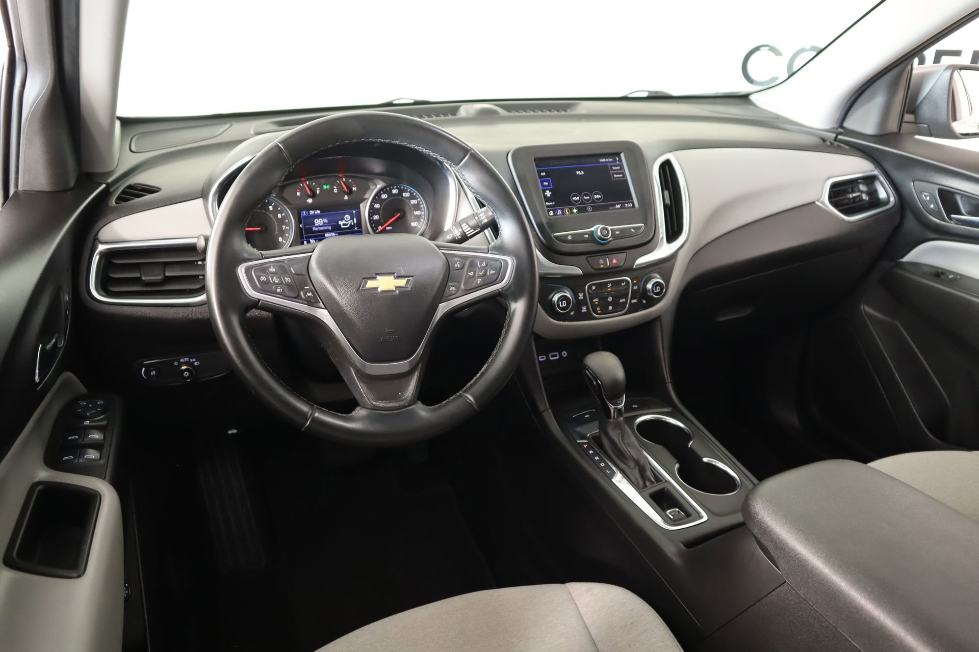 Used 2023 Chevrolet Equinox LT w/ Driver Convenience Package image 2