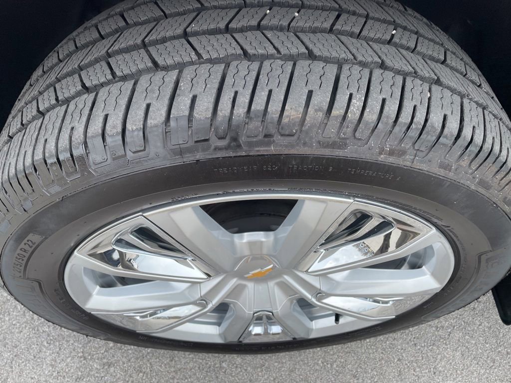 Used 2023 Chevrolet Silverado 1500 High Country w/ High Country Premium Package AWD/4WD image 31