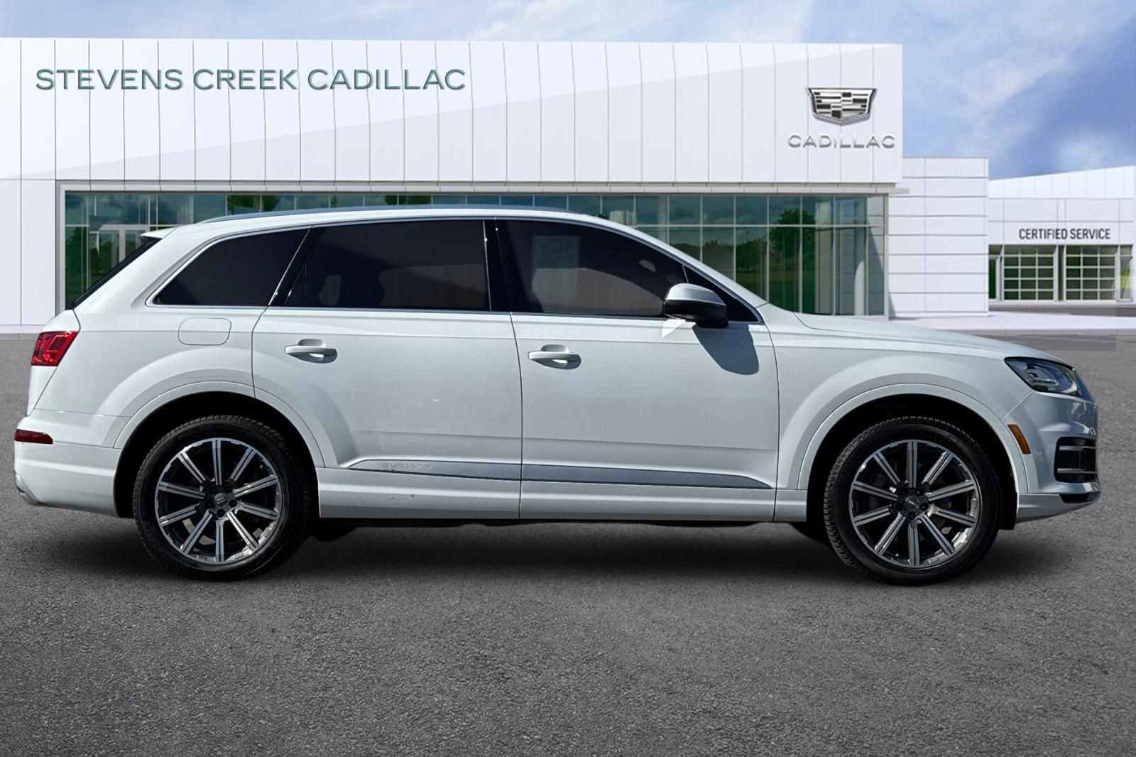 Used 2017 Audi Q7 3.0T Prestige image 2