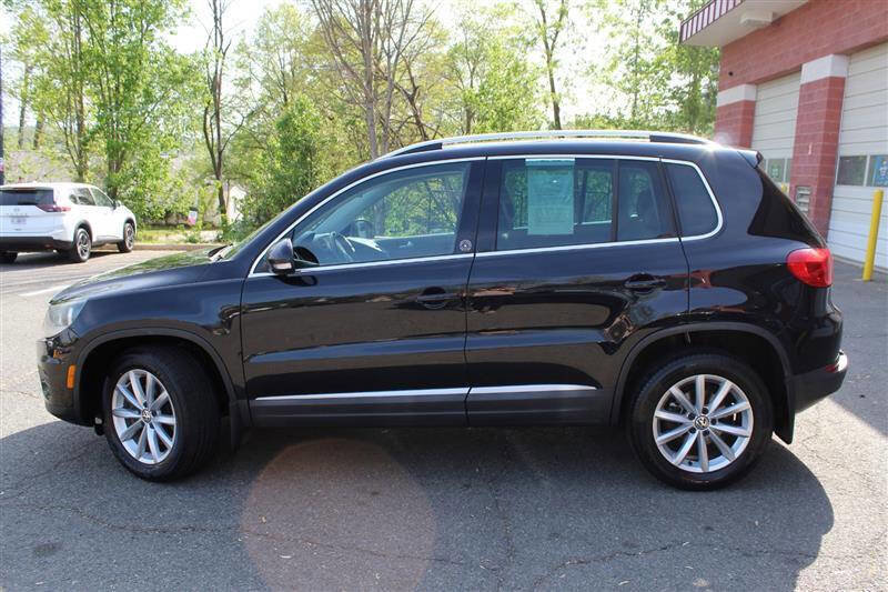 Used 2017 Volkswagen Tiguan Wolfsburg Edition AWD/4WD image 2