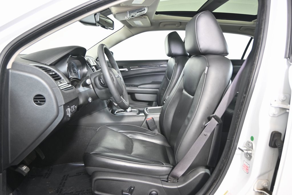 Used 2023 Chrysler 300 Touring L w/ Popular Equipment Group image 21