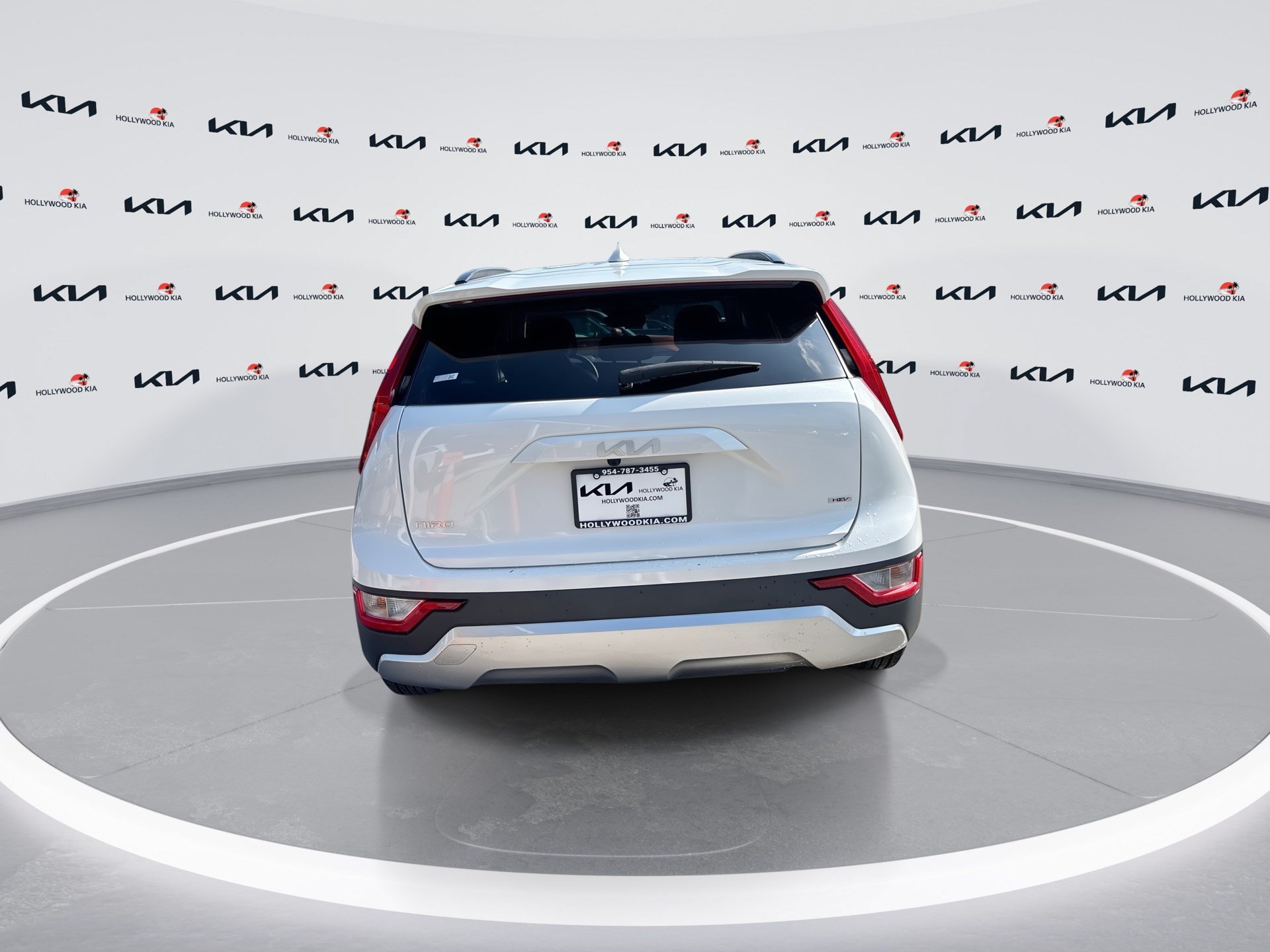 Used 2024 Kia Niro LX FWD image 7