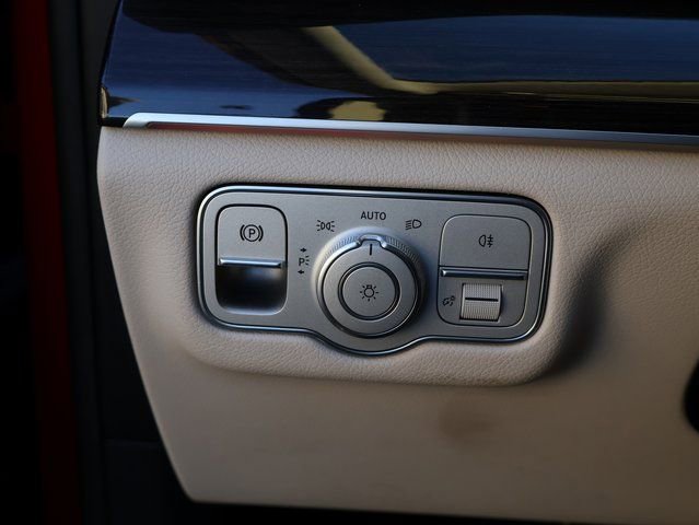 Used 2022 Mercedes-Benz GLS 450 4MATIC image 49