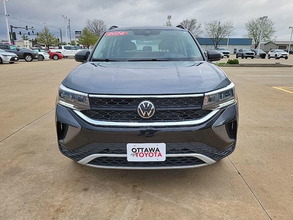 Used 2024 Volkswagen Taos S AWD/4WD image 3