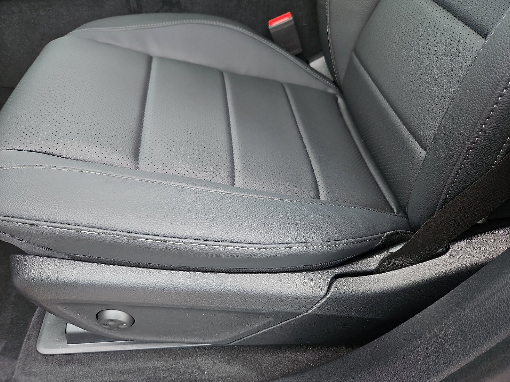 Used 2025 Mercedes-Benz GLS 450 4MATIC image 22