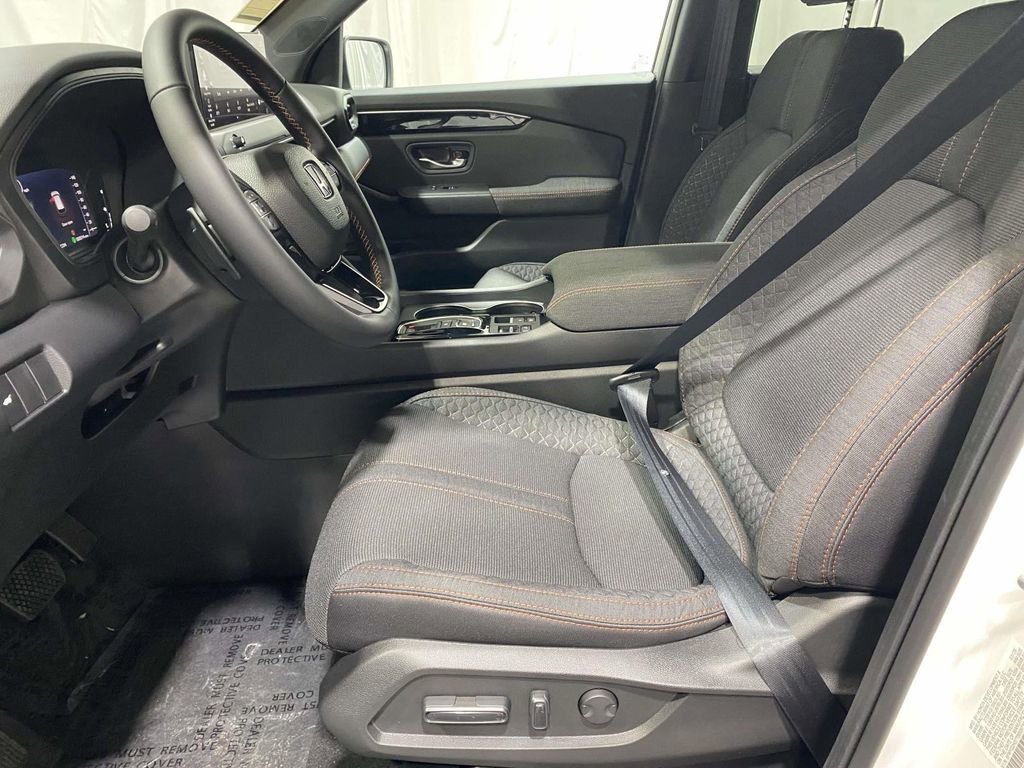 New 2026 Honda Pilot Sport image 17
