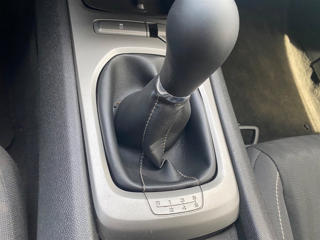 Used 2013 Chevrolet Camaro LS RWD image 12