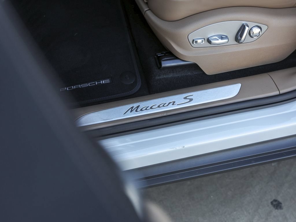 New 2026 Porsche Macan S AWD/4WD image 17