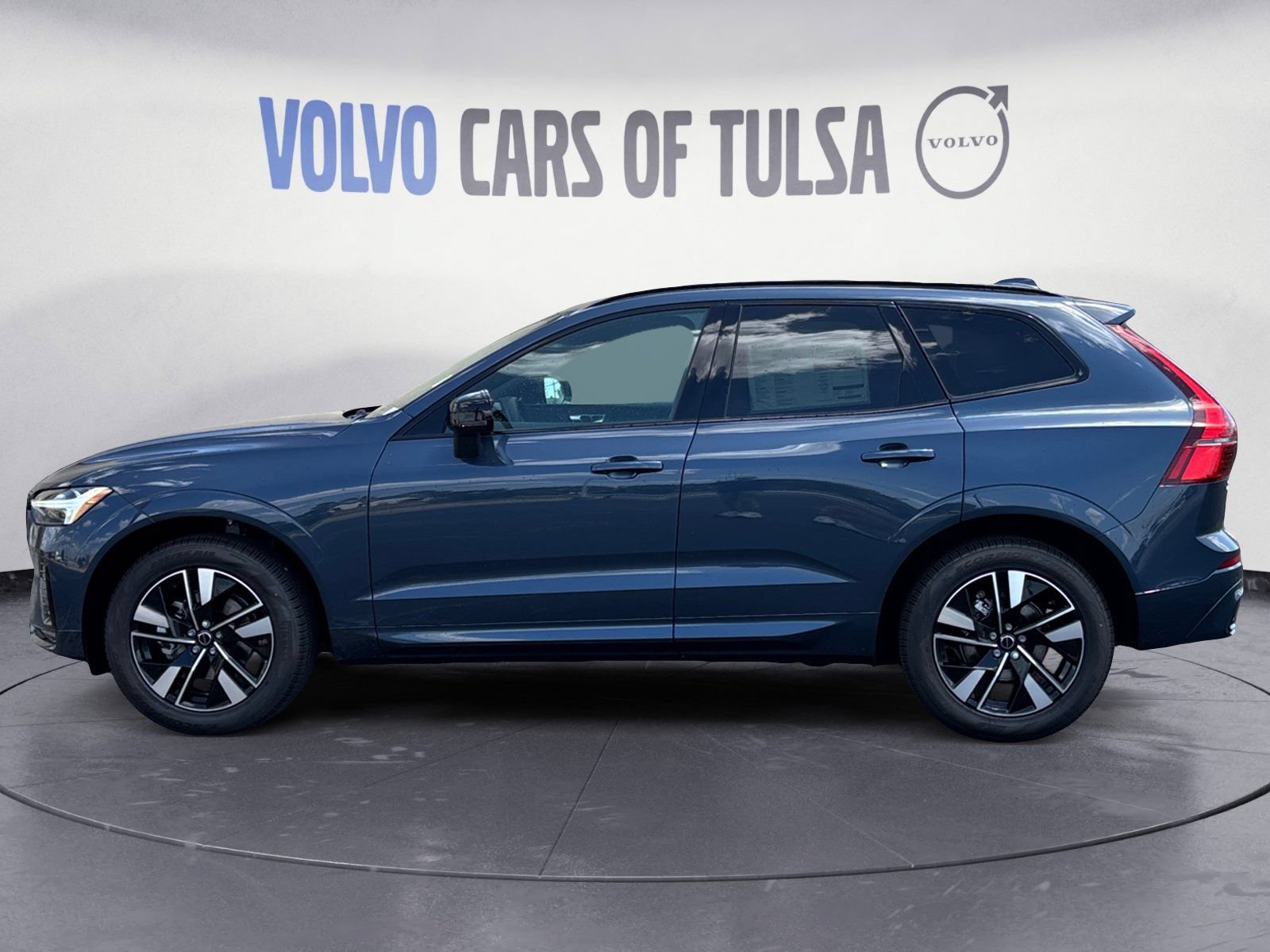 New 2026 Volvo XC60 B5 Core w/ Protection Package Premier AWD/4WD image 2
