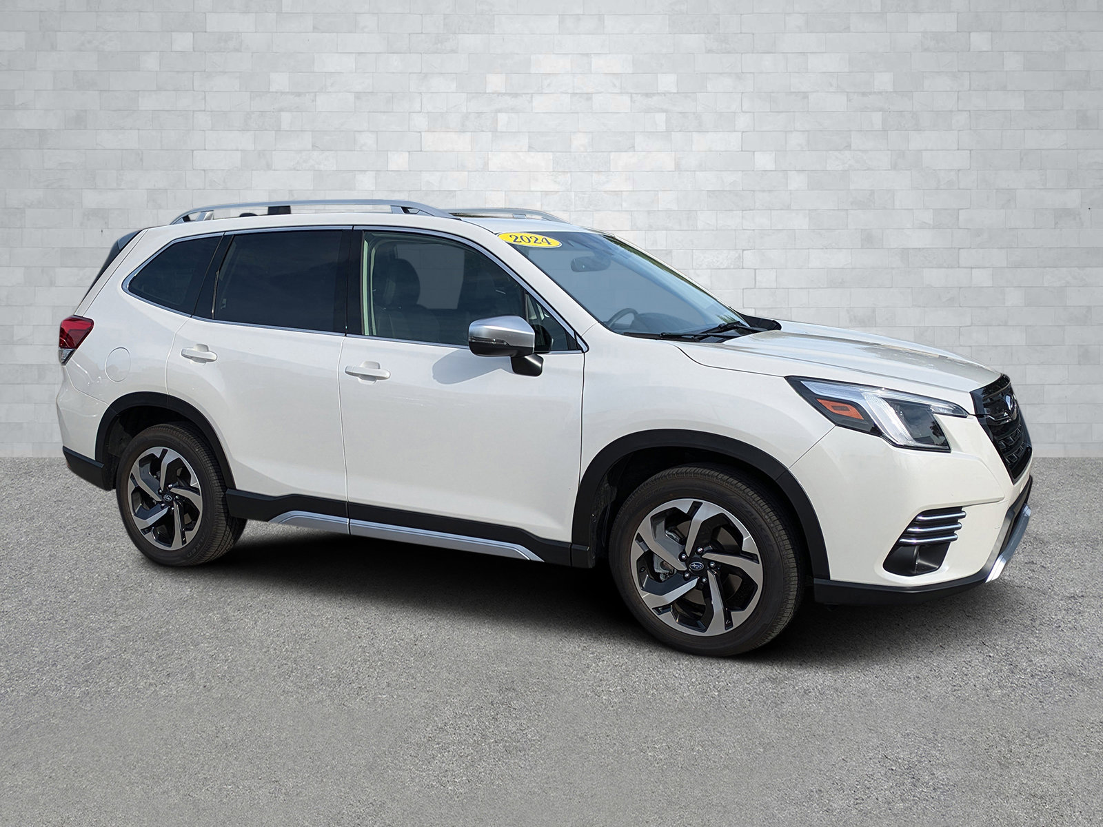 Used 2024 Subaru Forester Touring image 1