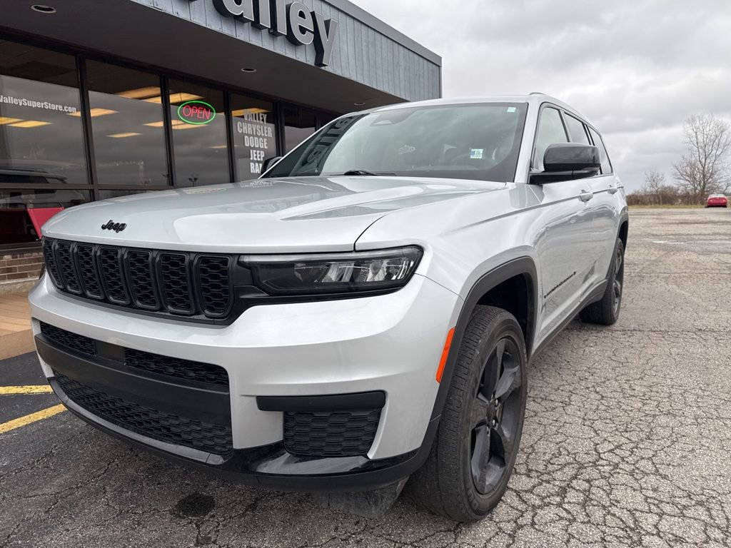 Used 2024 Jeep Grand Cherokee L Altitude image 10