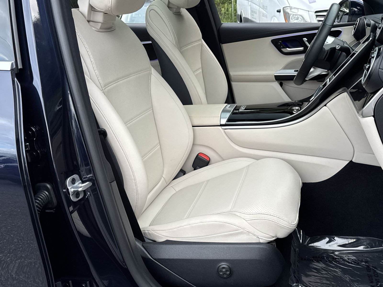 Used 2023 Mercedes-Benz GLC 300 4MATIC image 33