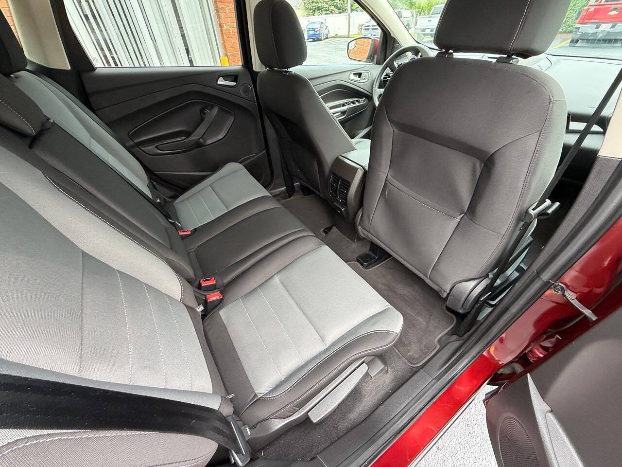Used 2016 Ford Escape SE w/ Equipment Group 201A AWD/4WD image 21