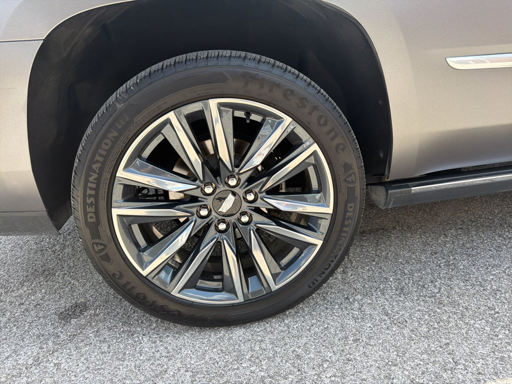 Used 2019 Cadillac Escalade Premium Luxury w/ LPO, Escalade Noir Package AWD/4WD image 30