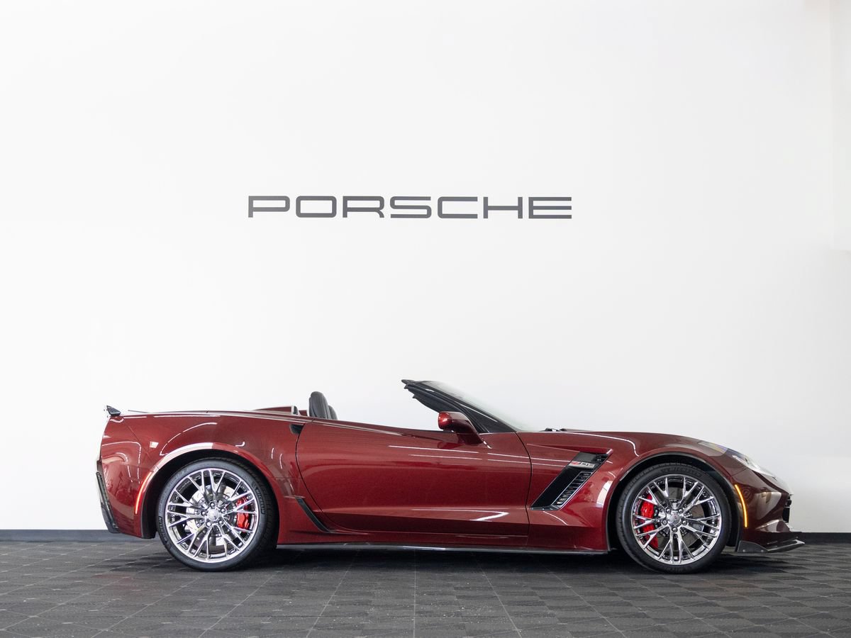 Used 2016 Chevrolet Corvette Z06 w/ 3LZ Preferred Equipment Group RWD image 8