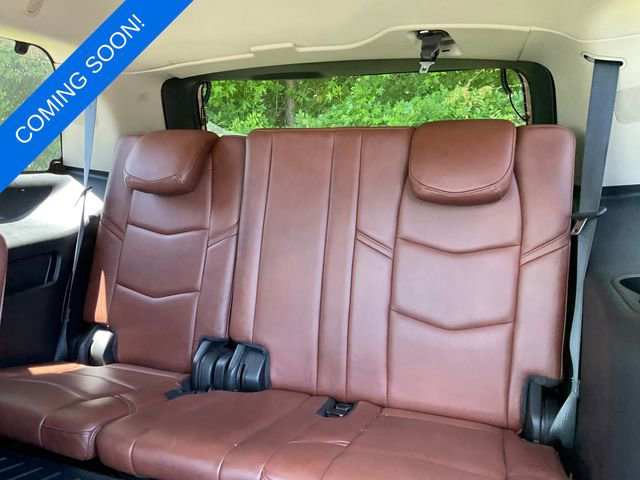 Used 2019 Cadillac Escalade Luxury AWD/4WD image 4