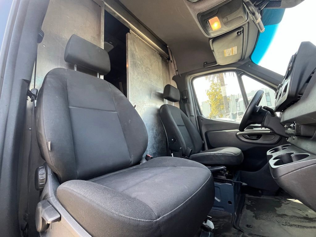 Used 2019 Mercedes-Benz Sprinter 144 image 15