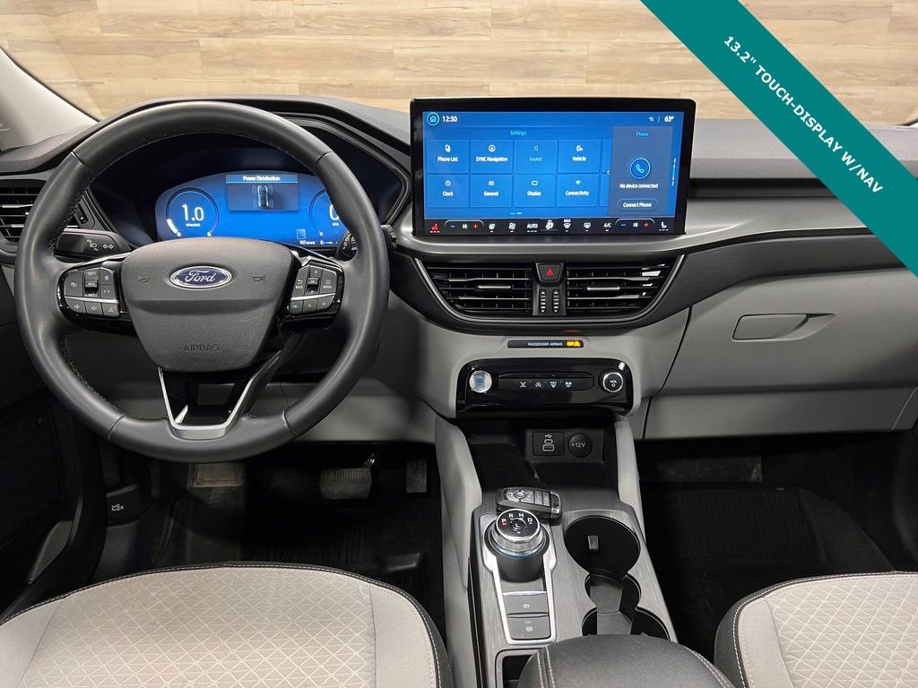 Used 2025 Ford Escape Active w/ Active Premium Tech Pack image 2