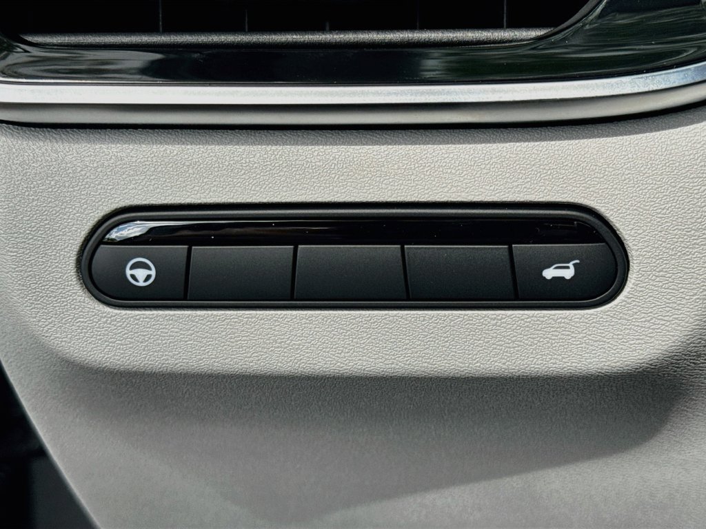 New 2027 INFINITI QX60 Luxe w/ Cargo Package FWD image 10