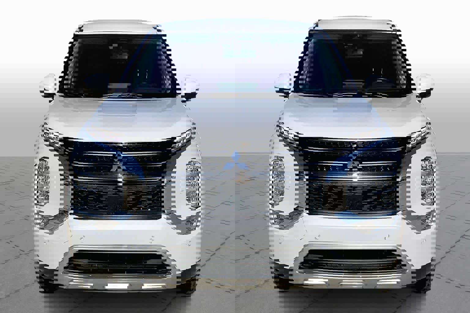 Used 2024 Mitsubishi Outlander SE image 4