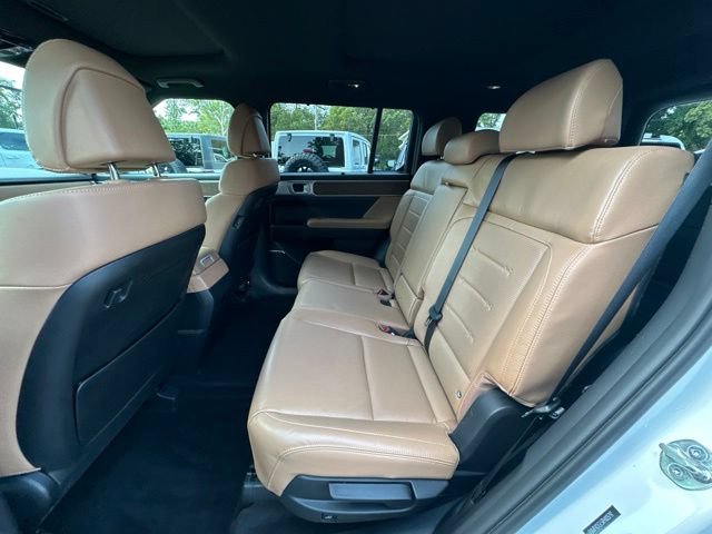 Used 2024 Hyundai Santa Fe Limited AWD/4WD image 29
