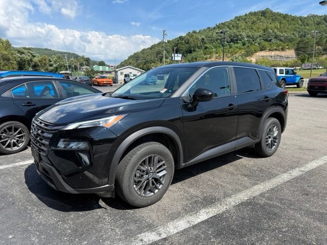 Used 2026 Nissan Rogue SV AWD/4WD image 1