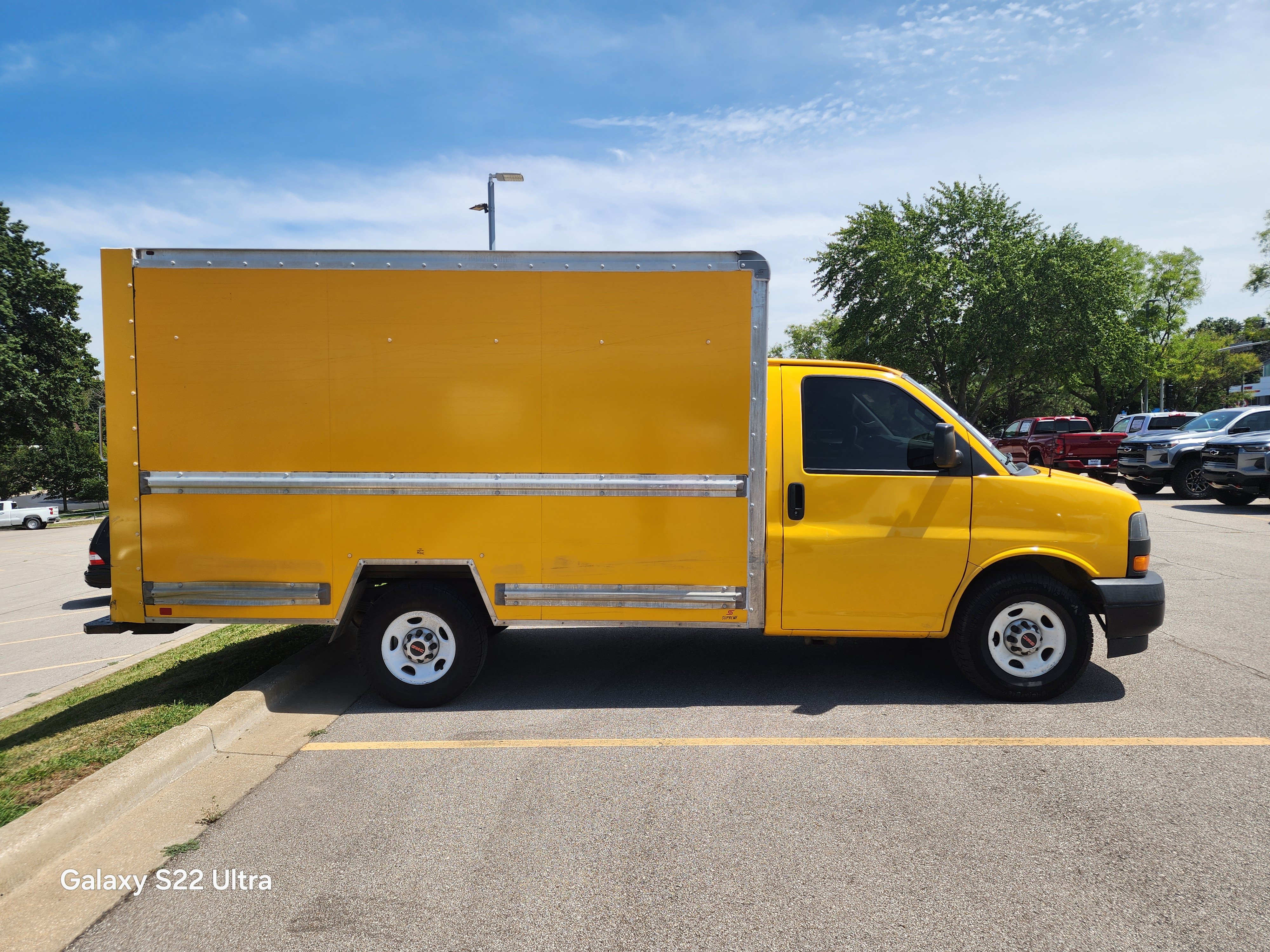 Used 2019 GMC Savana 3500 w/ Driver Convenience Package RWD image 8