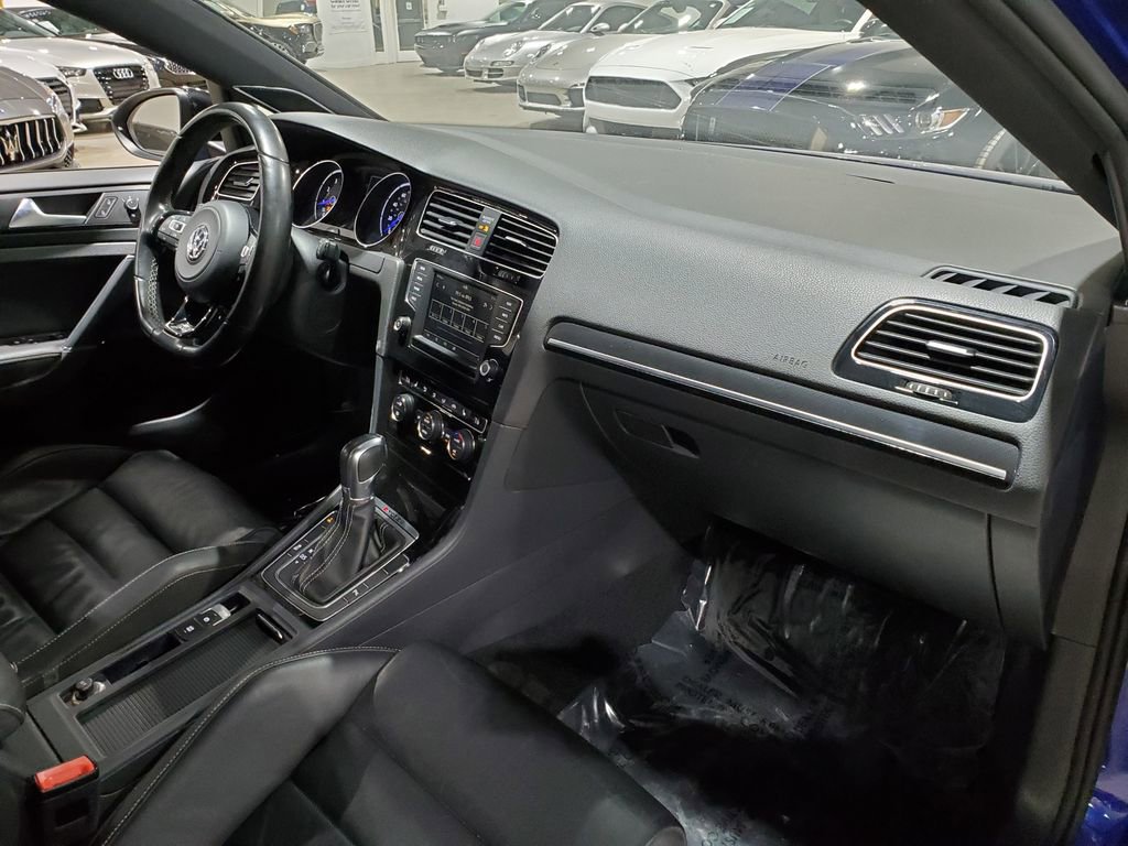 Used 2017 Volkswagen Golf R 4-Door image 15
