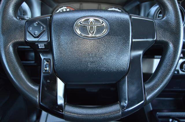 Used 2017 Toyota Tacoma 4x4 Access Cab image 20