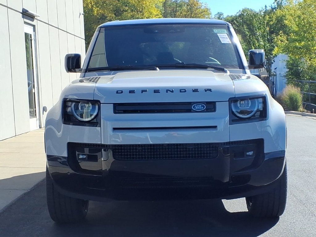 New 2026 Land Rover Defender 110 X-Dynamic SE AWD/4WD image 2