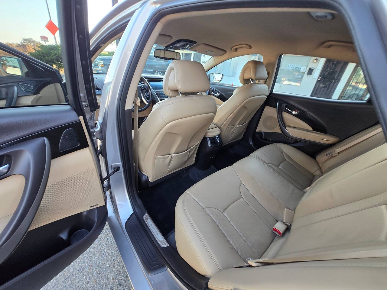 Used 2014 Hyundai Azera Limited FWD image 23