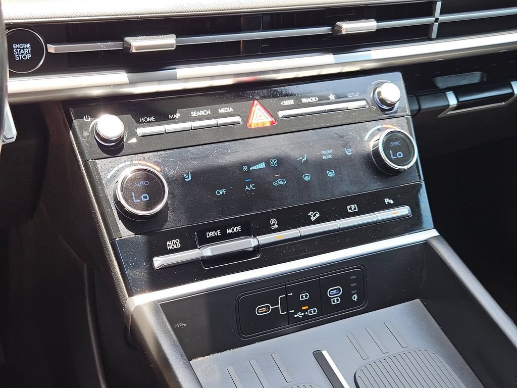 Used 2025 Hyundai Santa Fe SEL FWD image 20