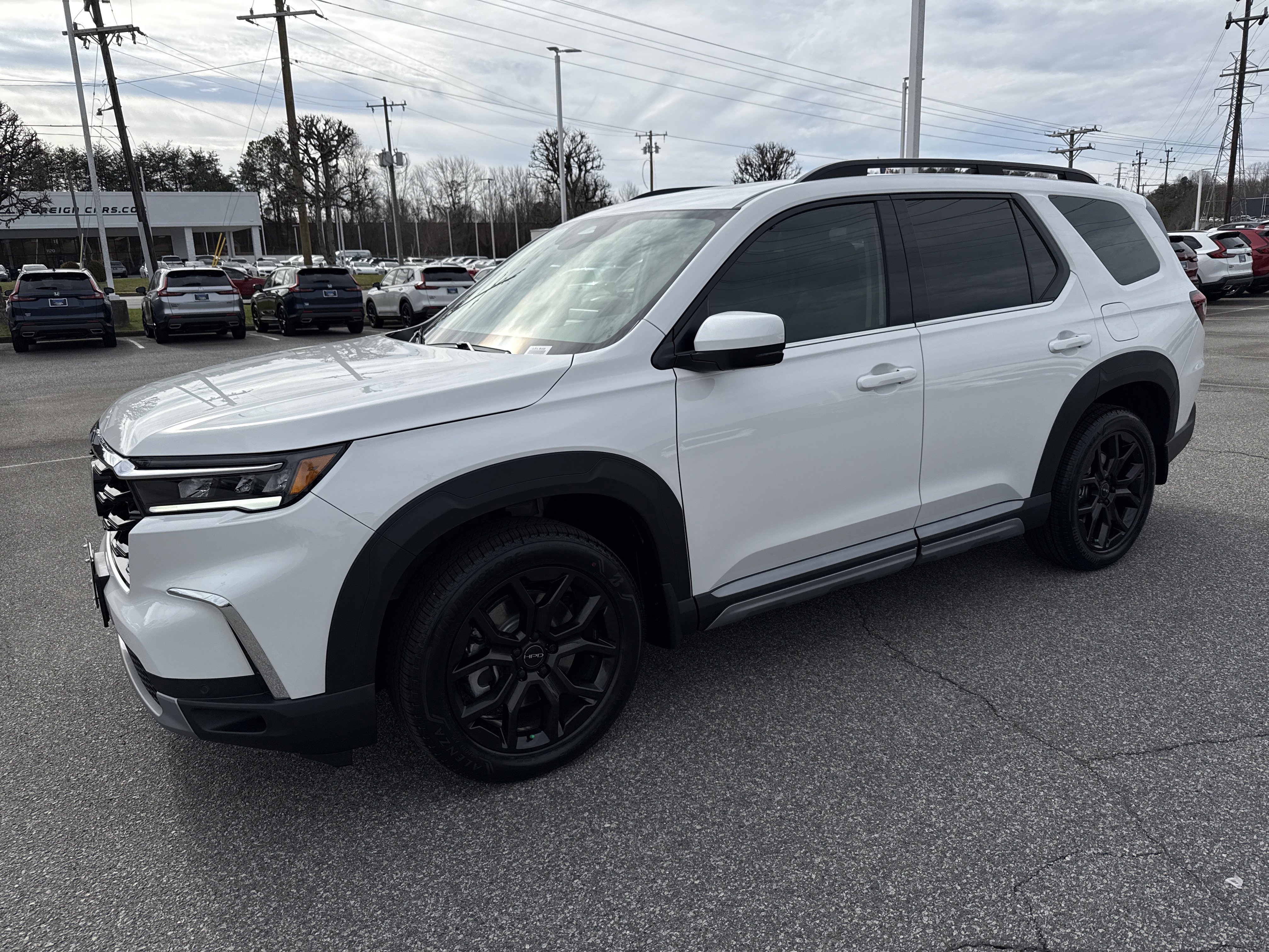 New 2025 Honda Pilot Touring image 5